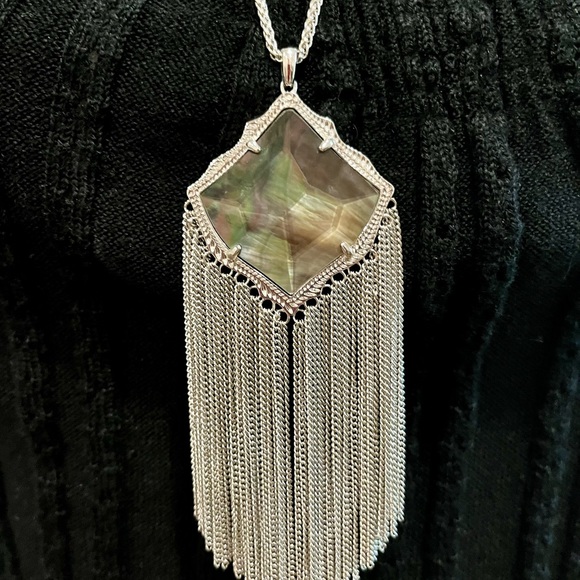 Authentic KENDRA SCOTT Kingston Tassel Necklace EUC! - Picture 4 of 9